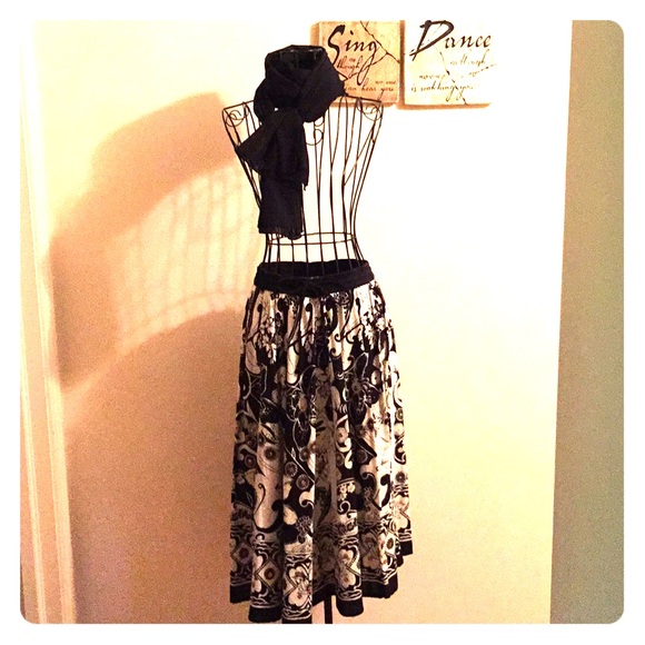 $⬇️ EUC Jackpot RVA Street Boutique Hi-Lo Skirt - Picture 1 of 4